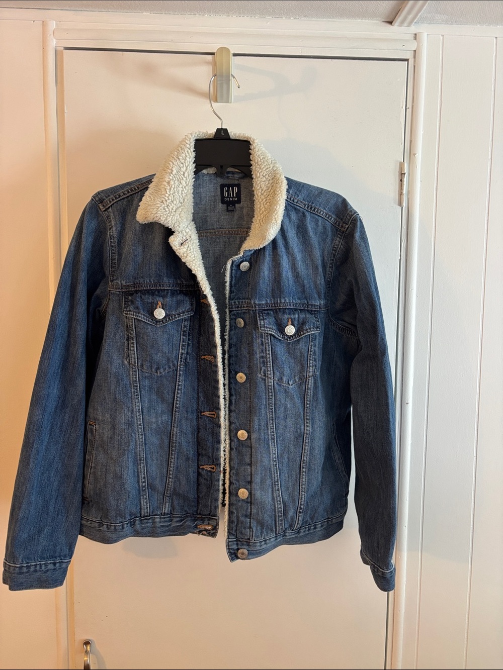 GAP Women’s Blue Denim Jacket with Cream Sherpa Collar